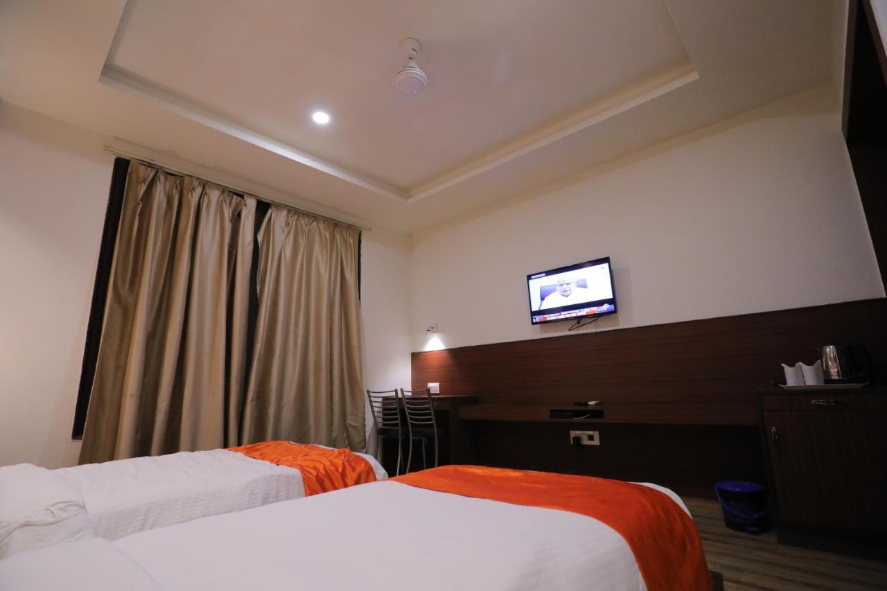 Hotel Marygold Агра Екстериор снимка