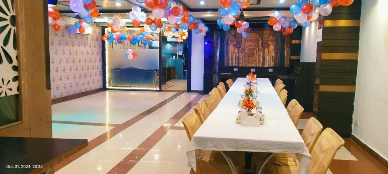 Hotel Marygold Агра Екстериор снимка